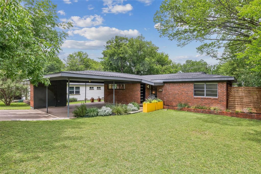 2223 Forest Oaks Drive, Dallas