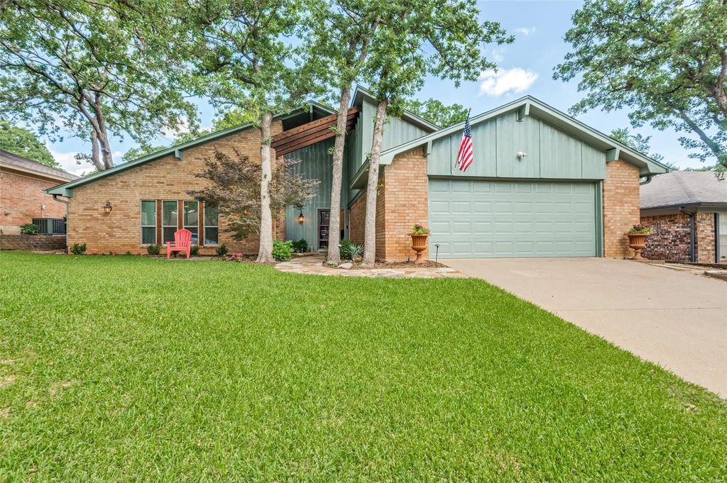3025 Pecan Circle, Bedford