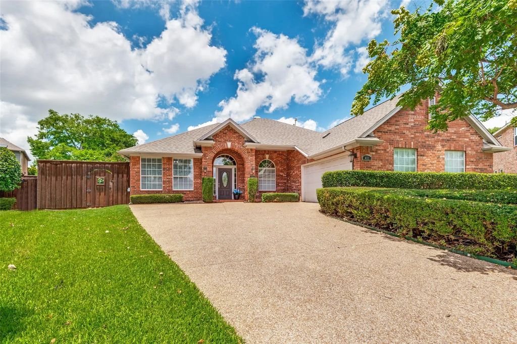 411 Greenway Court, Coppell