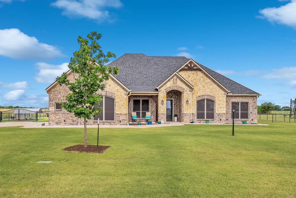 12305 Metz Road, Sanger