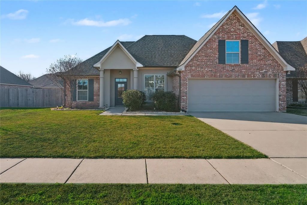 329 Camelback Drive, Bossier City