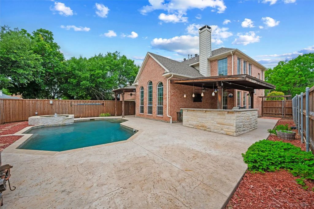2228 Amy Lane, Plano