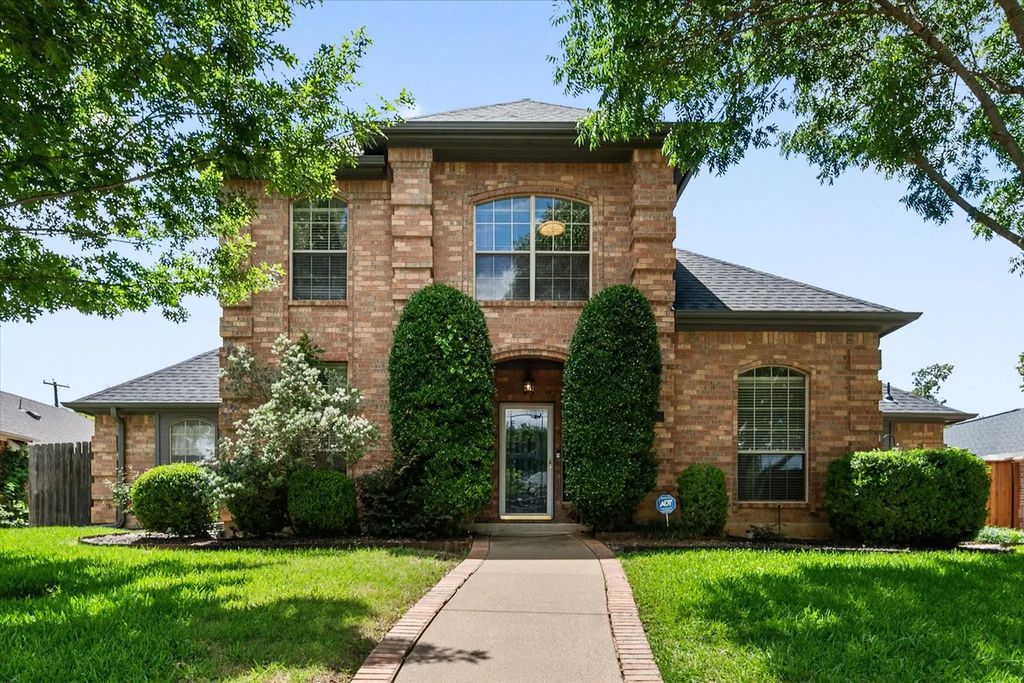 6806 Thornbird Lane, Arlington