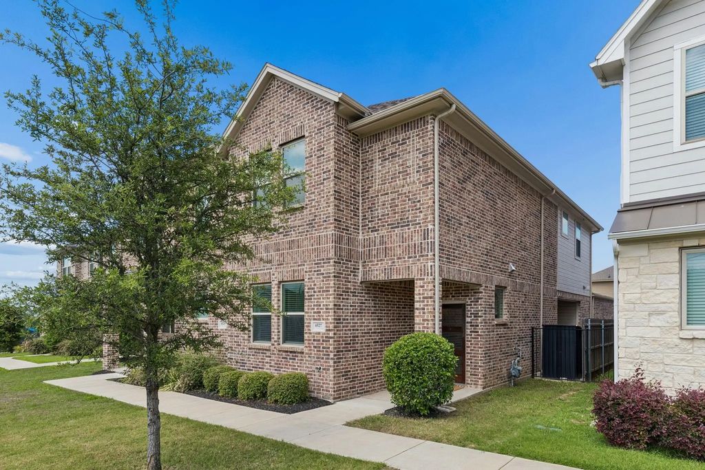 6527 Bowman Roberts Road, Fort Worth