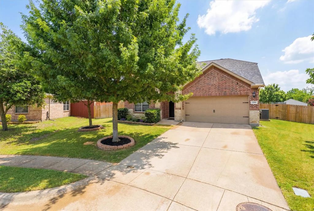 1365 Broadmoor Drive, Burleson