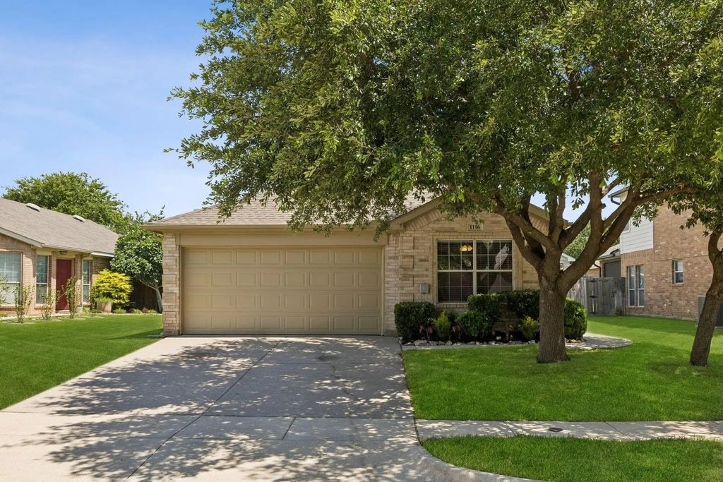 1116 Cottonwood Drive, Crowley