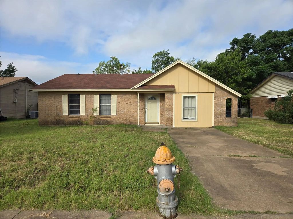 1601 Mcanear Street, Cleburne