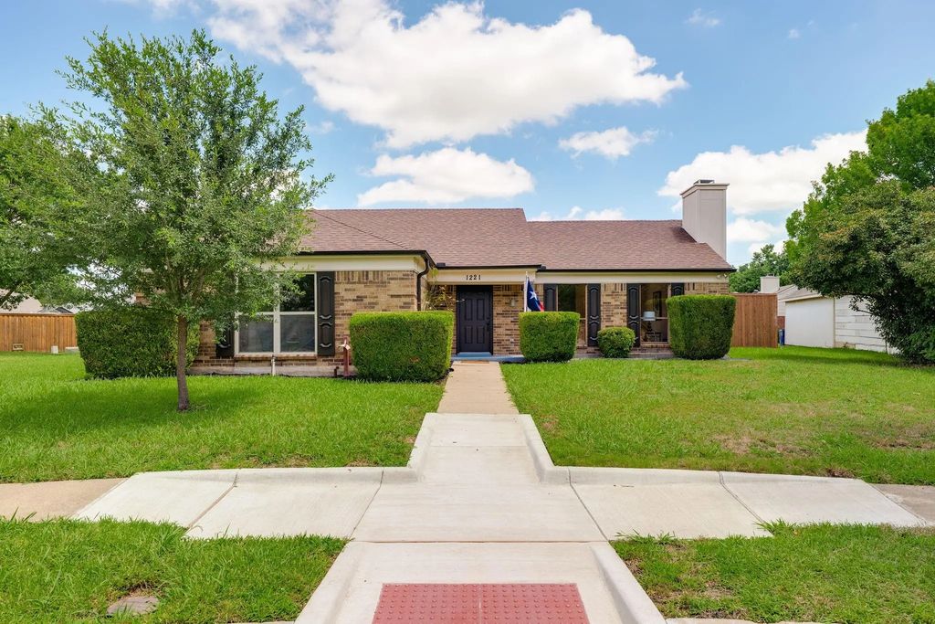 1221 Sicily Court, Garland