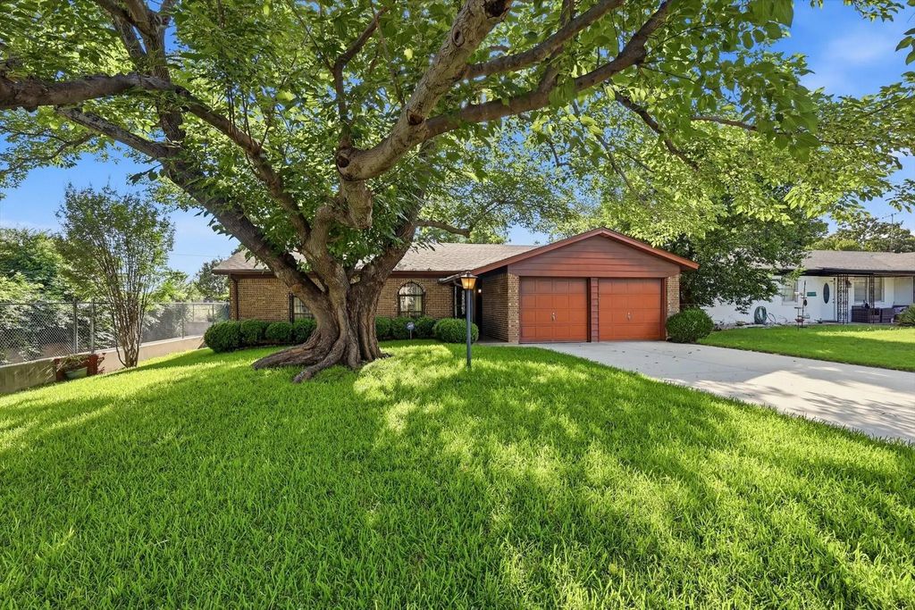 6325 Stardust Drive, Watauga