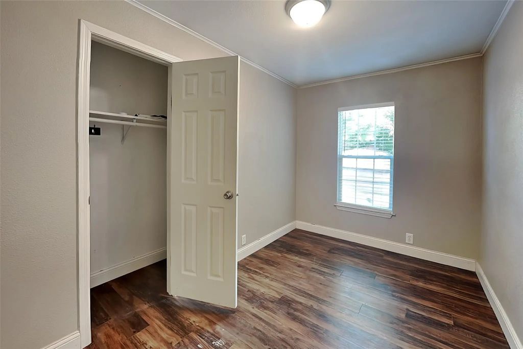 1416 Record Crossing Road, Dallas