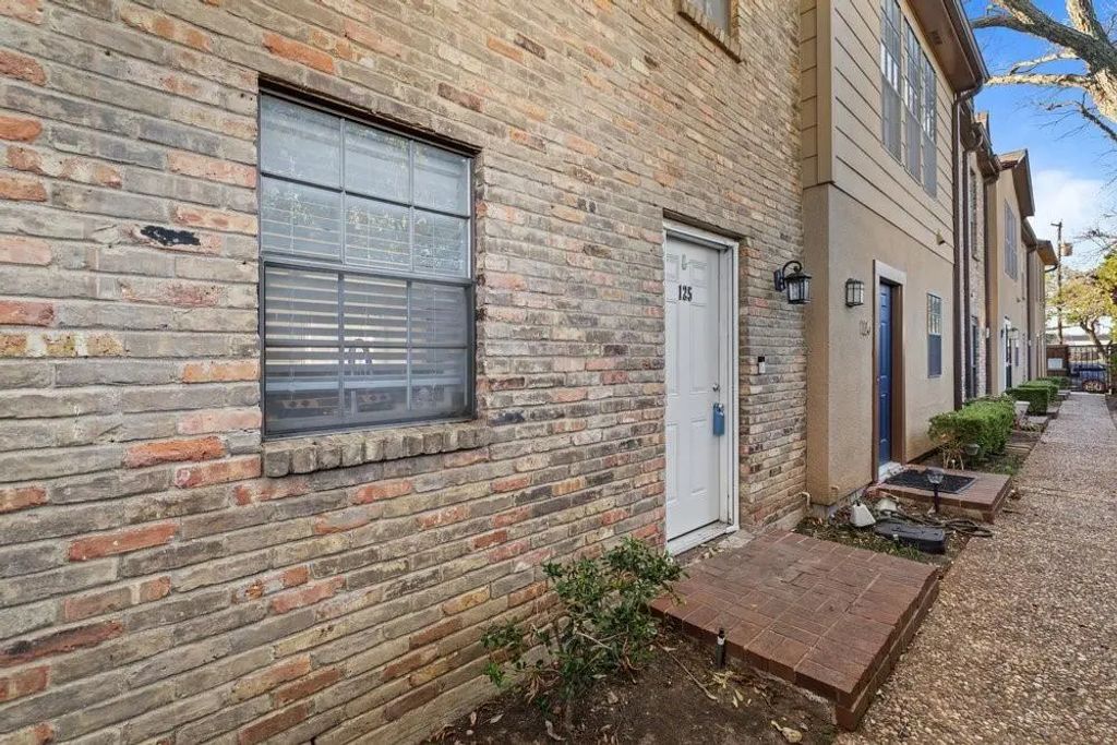 3818 N Hall Street 125, Dallas