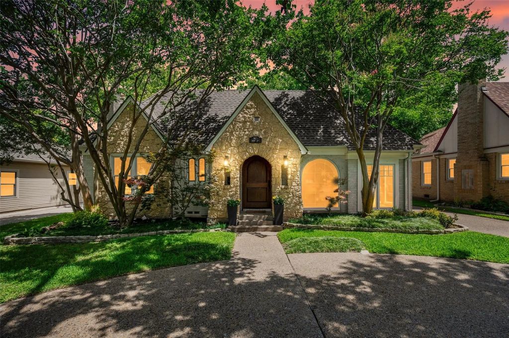 5621 Mccommas Boulevard, Dallas