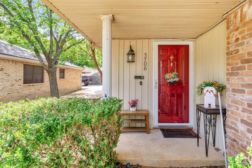 5706 Bramblewood Court, Arlington