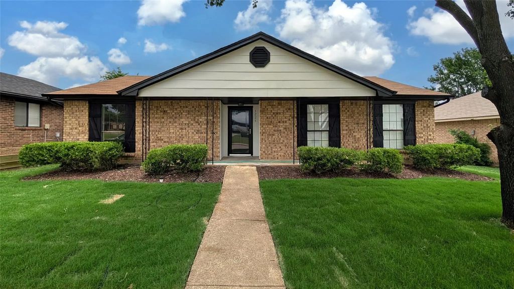 3225 Poteet Drive, Mesquite