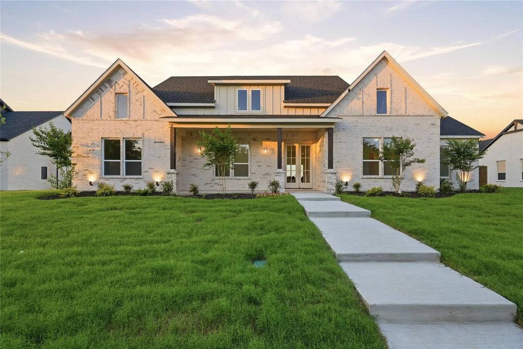 1004 Devonshire Drive N, Forney