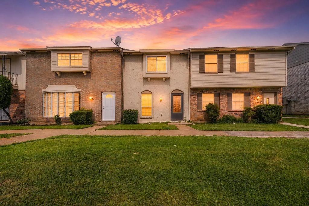 36 W Creek Lane, Grand Prairie