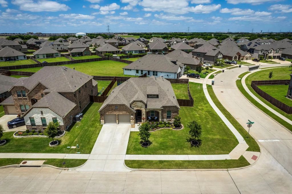 3660 Twin Pines Drive, Grand Prairie