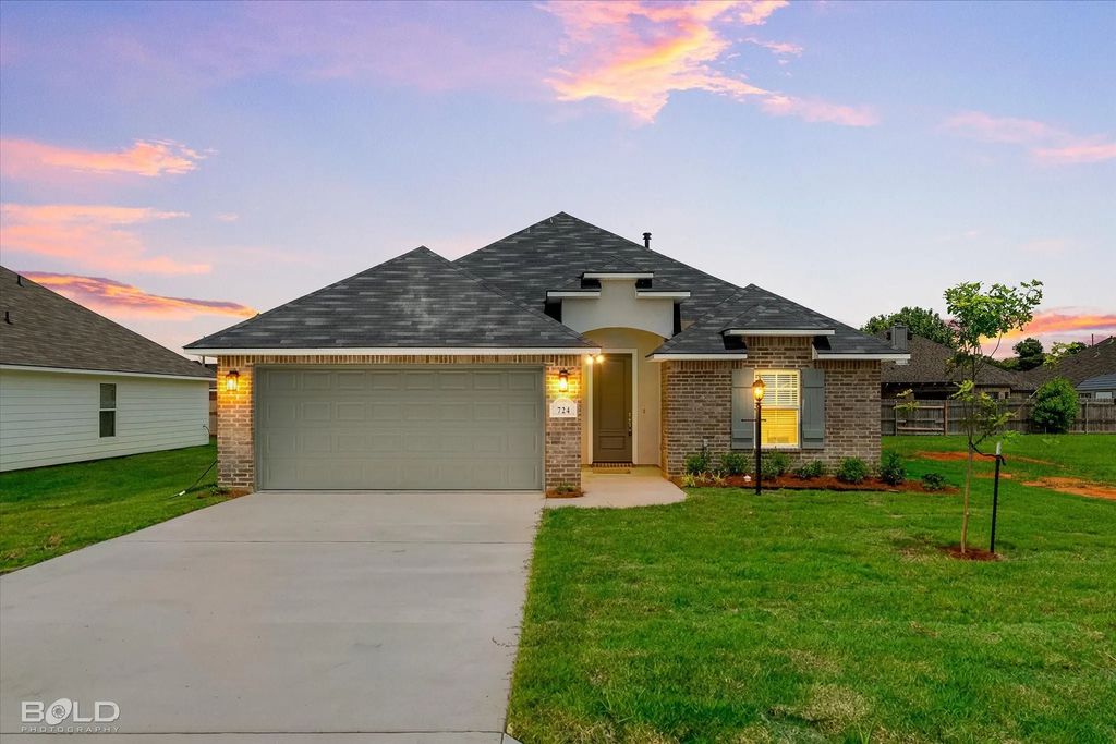 724 Bianca Street, Haughton