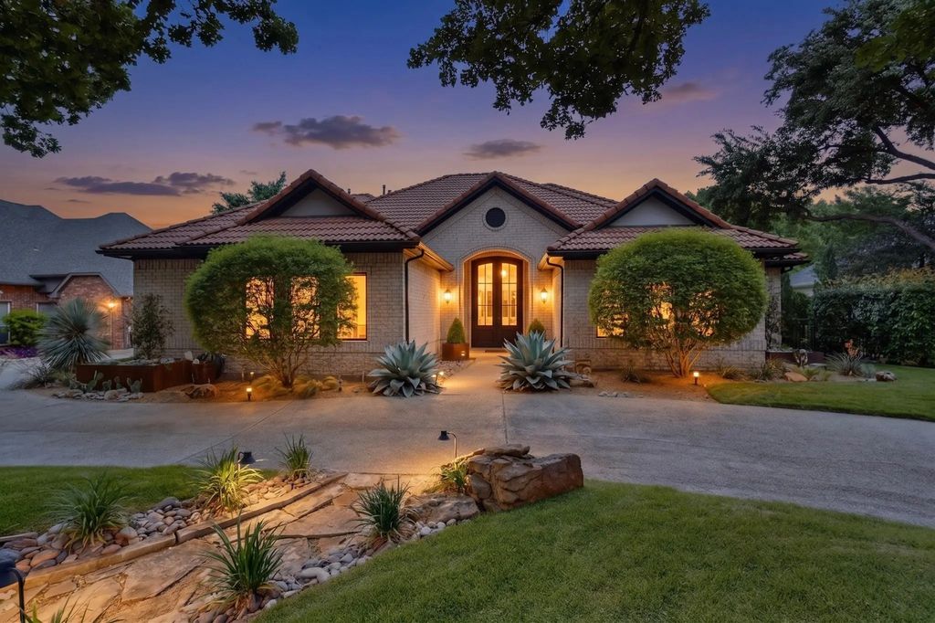 6605 Castle Pines Drive, Plano