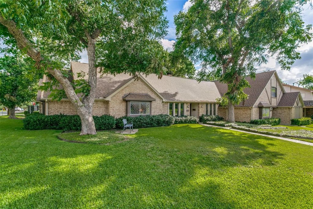7507 Wellcrest Drive, Dallas