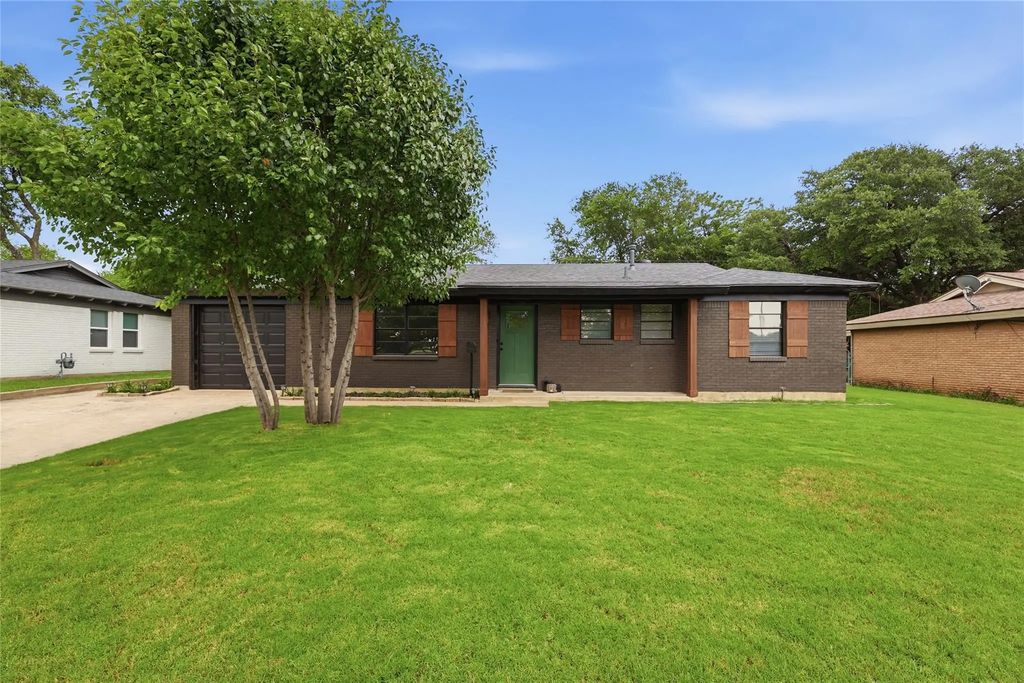 3732 Layton Avenue, Haltom City