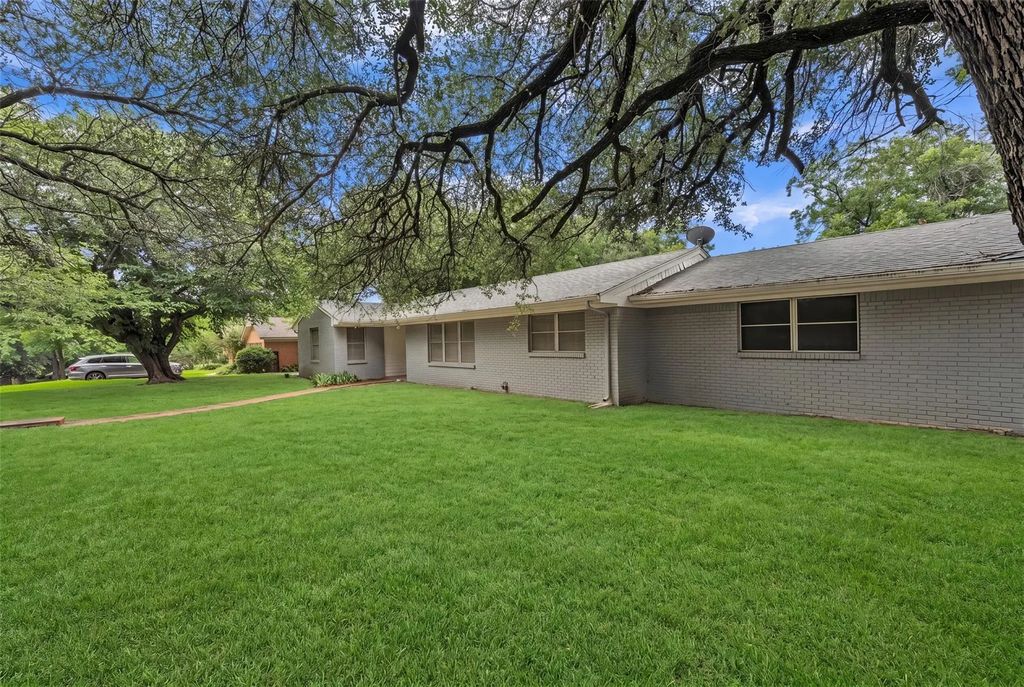 4437 Tamworth Road, Fort Worth