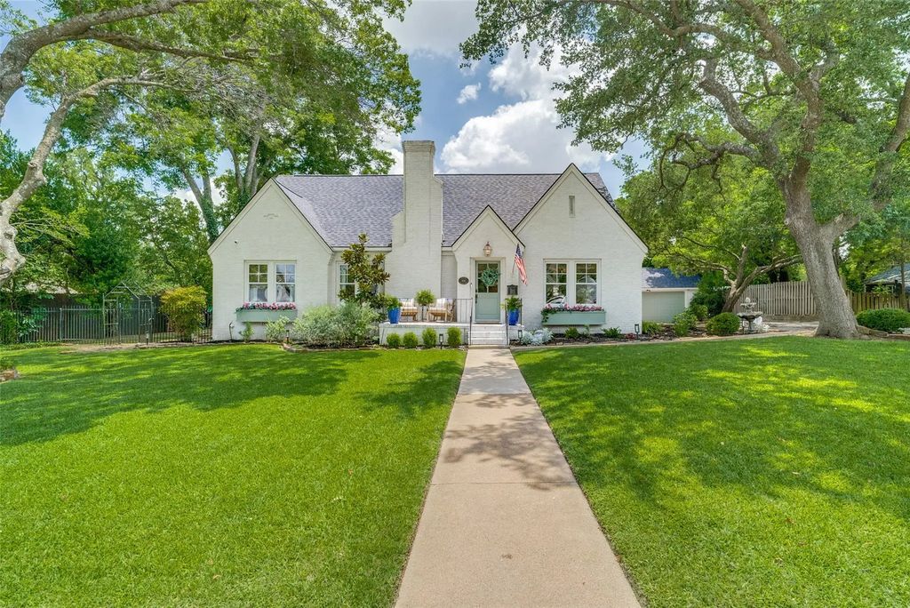605 W Josephine Street, Weatherford