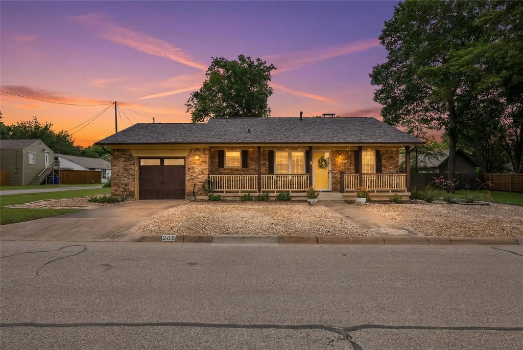 205 S Morris Street, McKinney