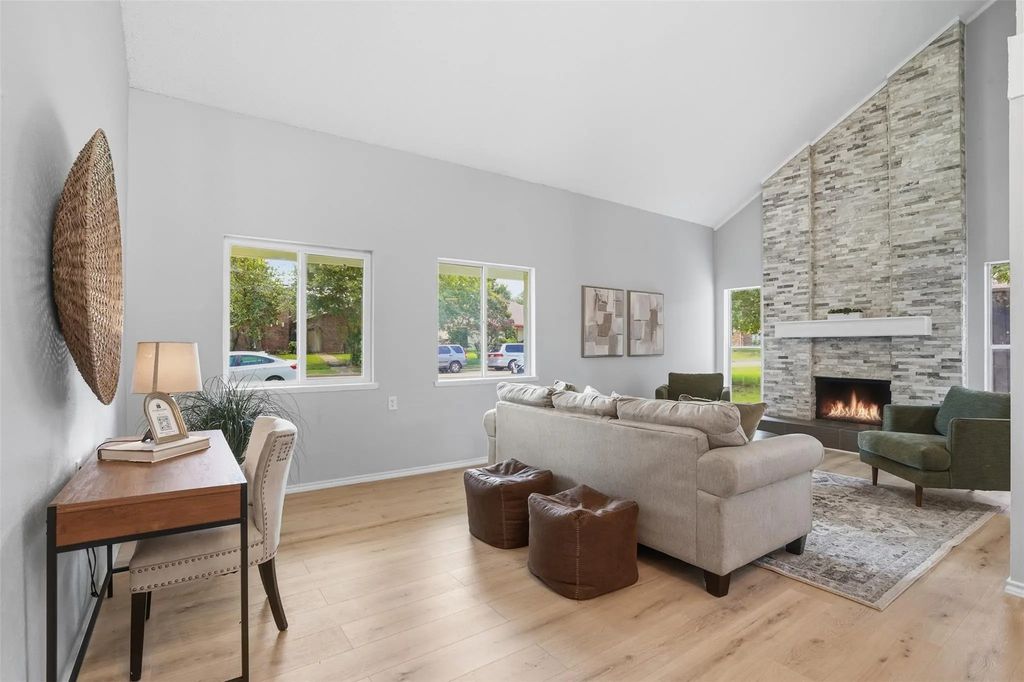 3121 Castle Rock Lane, Garland