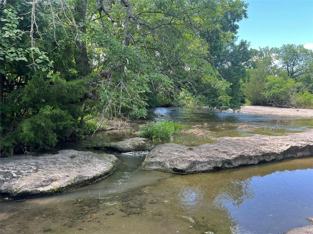 835 County Road 3715, Gober