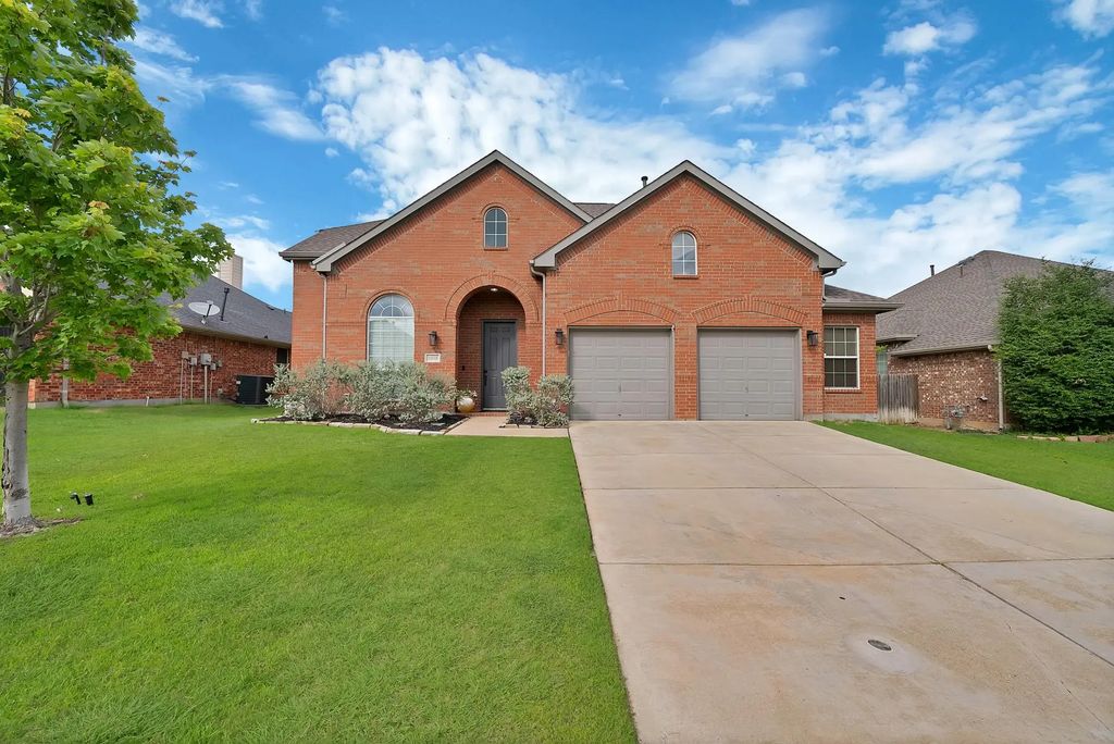 2210 Hillary Trail, Mansfield