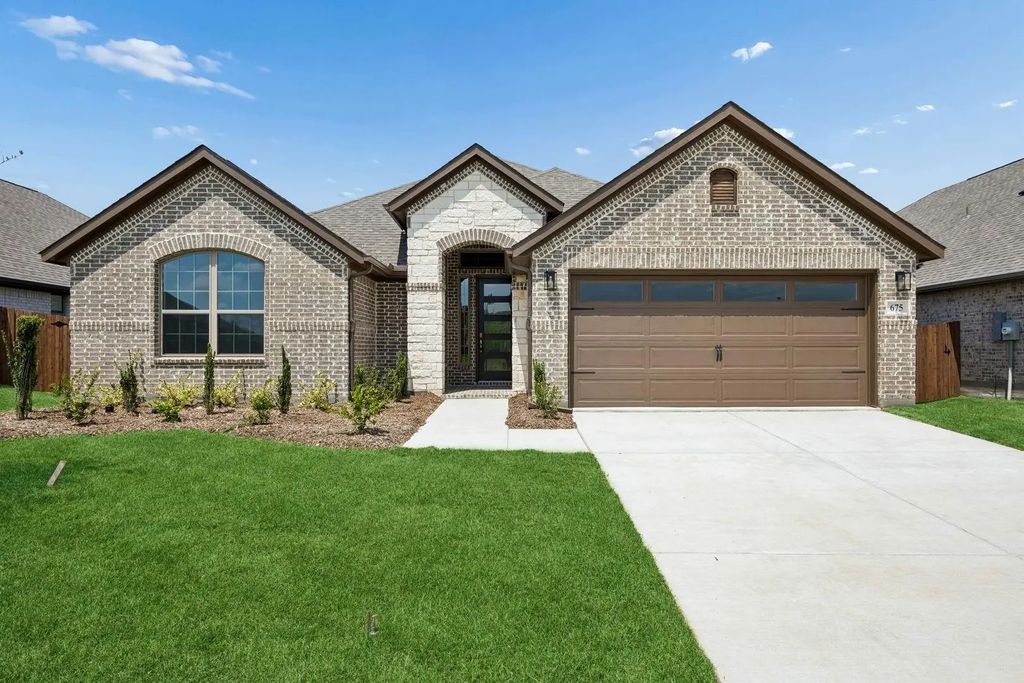 1879 Silver Birch Road, Waxahachie