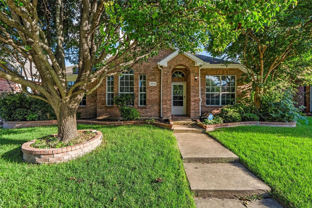 5813 Blue Spruce Lane, McKinney
