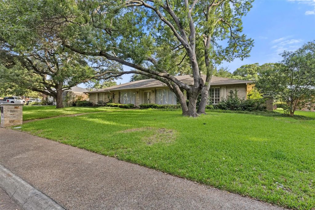 6907 Hillwood Lane, Dallas