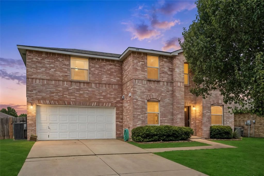 329 Daisy Lane, Burleson