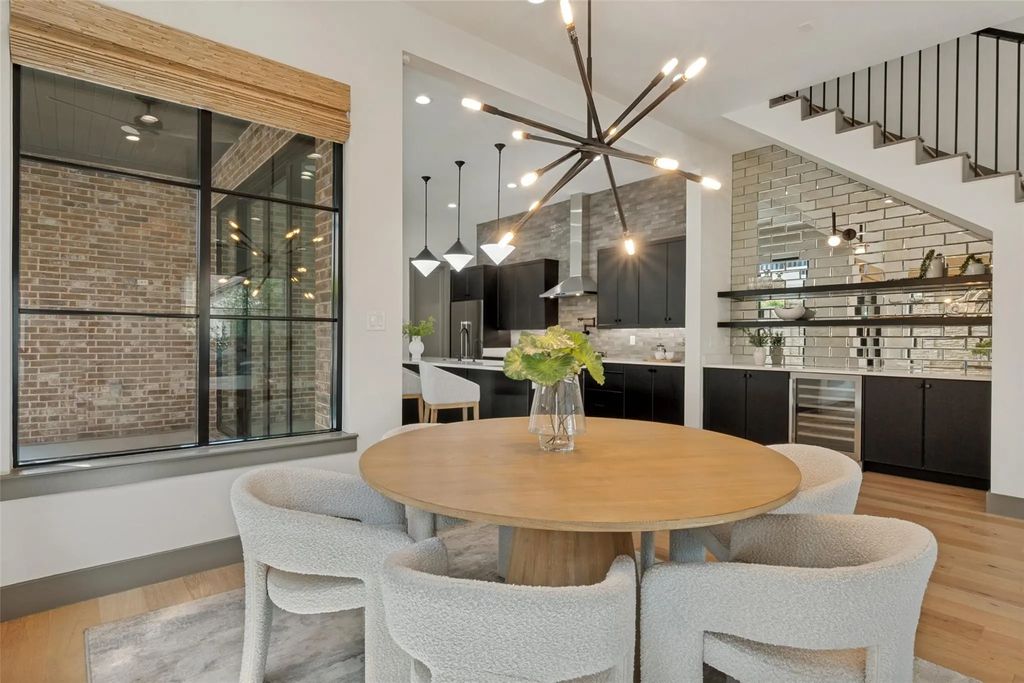3716 W Beverly Drive, Dallas