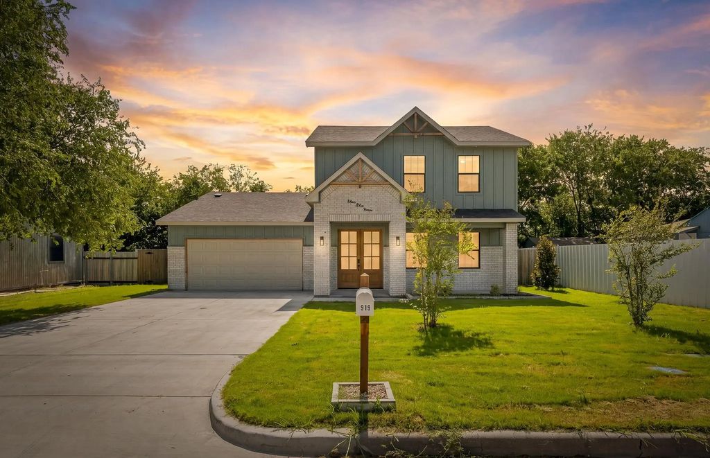 919 Sw 3rd Avenue, Mineral Wells