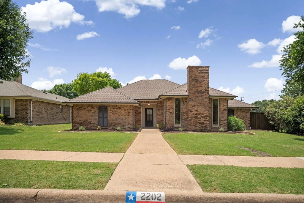 2202 Silver Holly Lane, Richardson