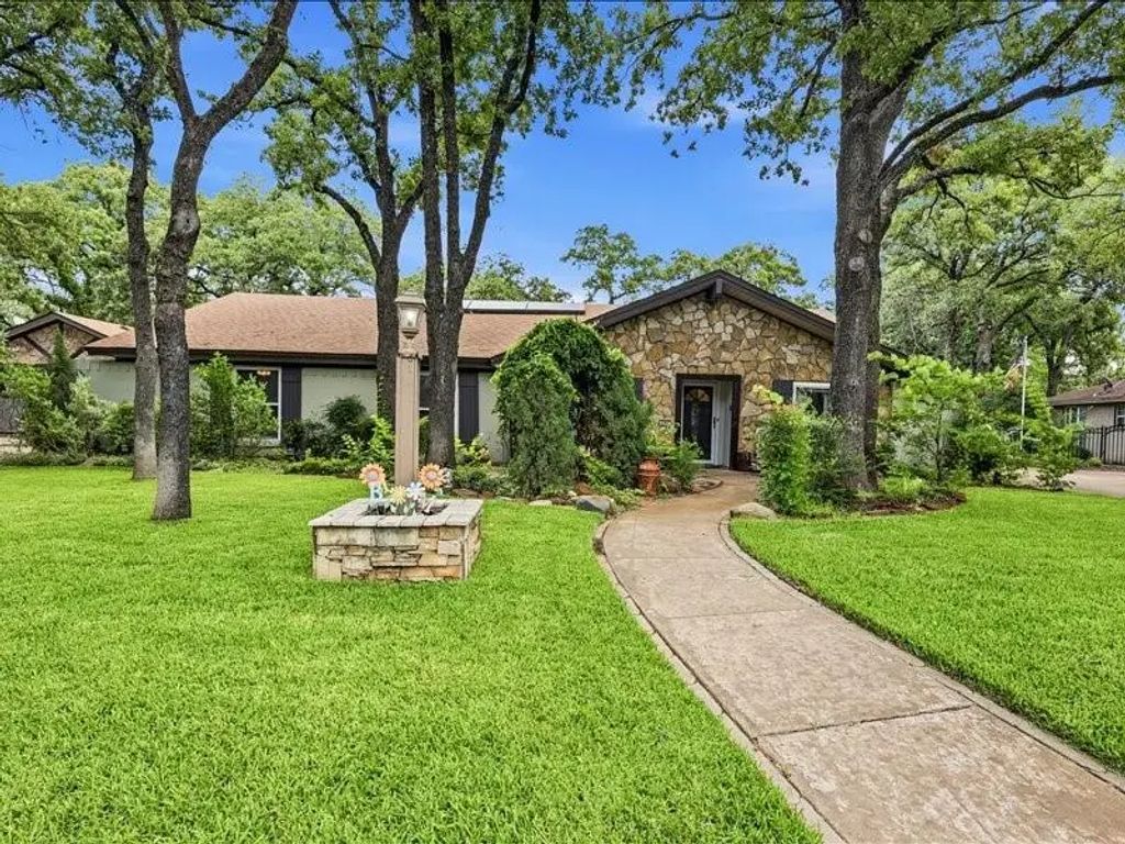 200 Timberlane Terrace, Euless