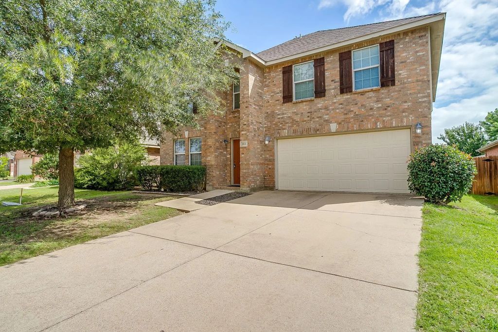 812 Sheryn Drive, Burleson