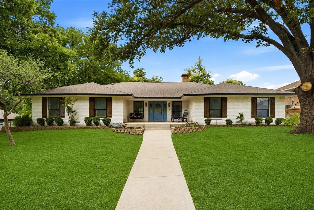 306 Rockbrook Drive, Rockwall