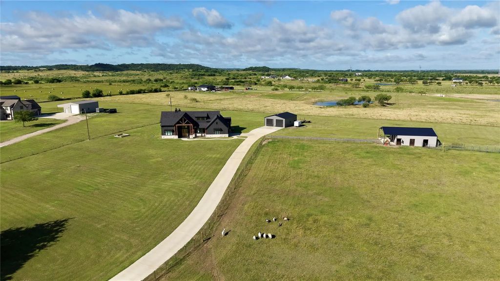170 Dollie Road, Grandview