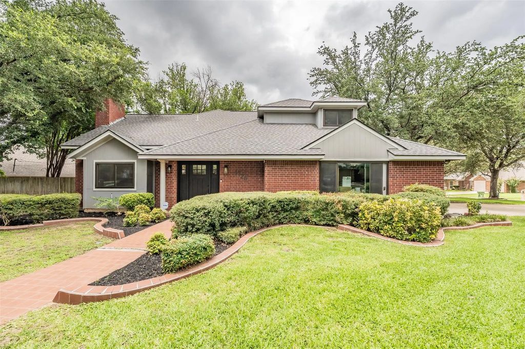 4726 Kensington Court, Arlington