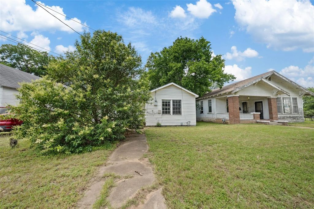 2221 Ross Avenue, Waco