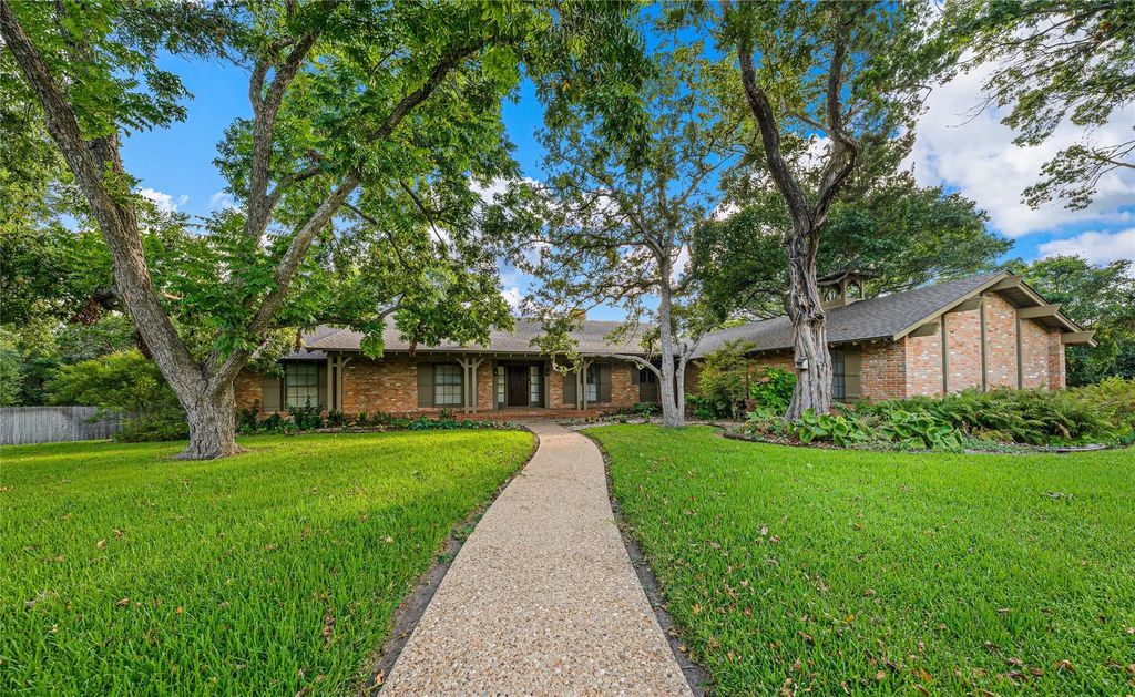 3010 Inverness Drive, Waco