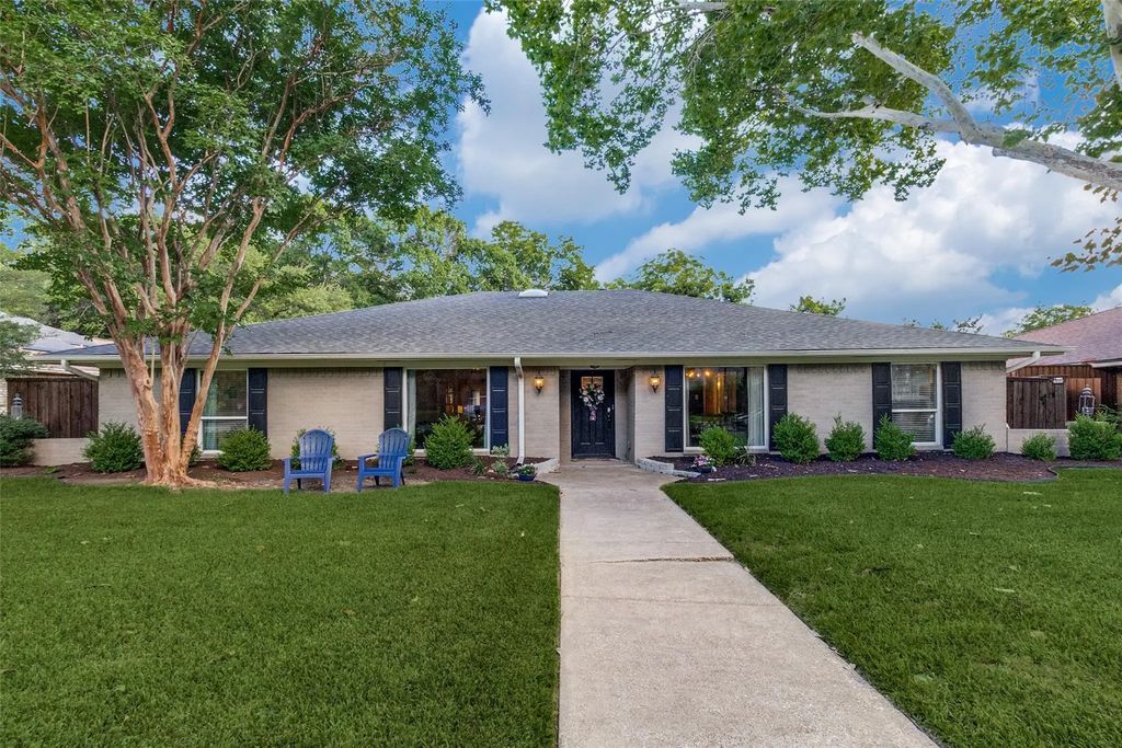 6818 Truxton Drive, Dallas