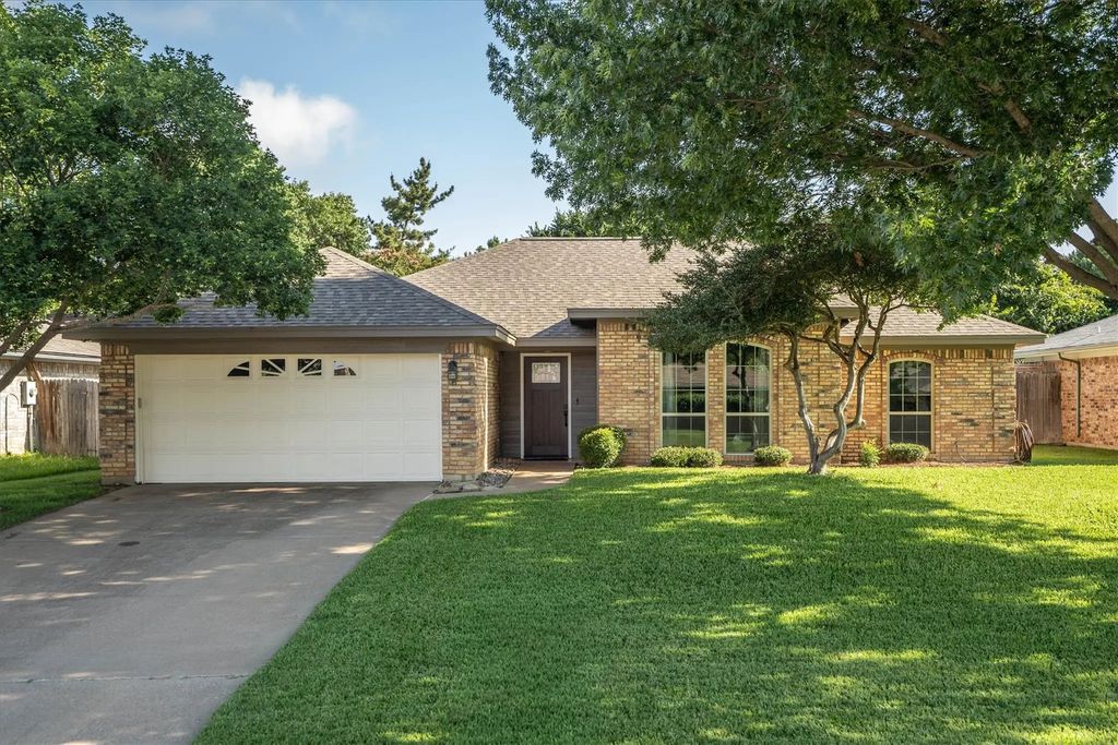 2926 Cripple Creek Trail, Grapevine