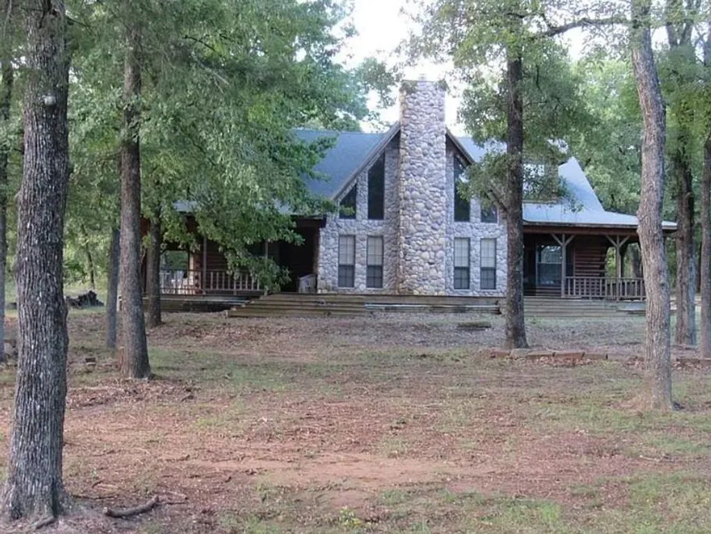 4247 N Fm 1752, Savoy