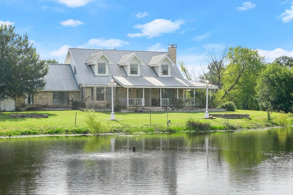 414 Windsong Street, Marble Falls