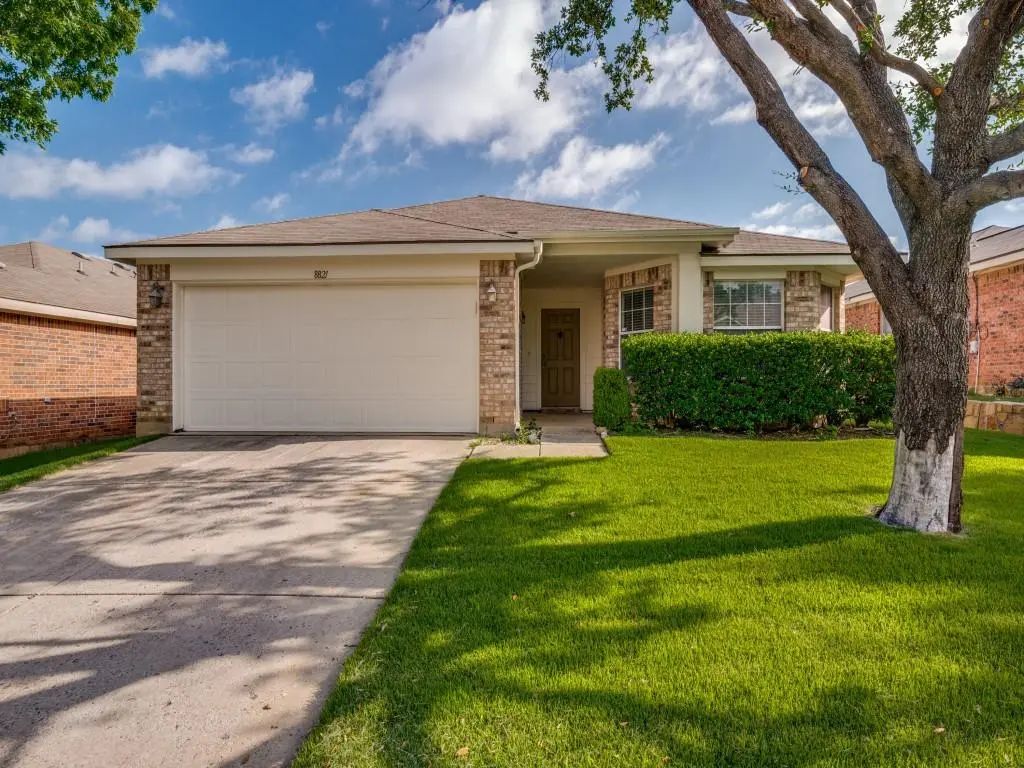 8821 Chisholm Trail, Cross Roads